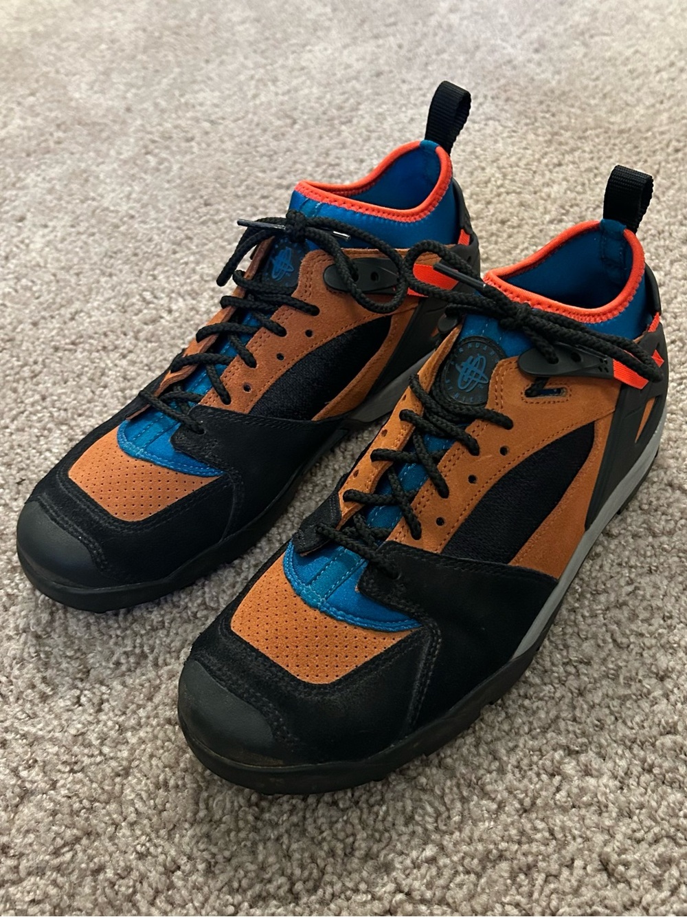 Nike Air Revaderchi ACG Sneakers Bold Orange and Blue Men’s Size 9